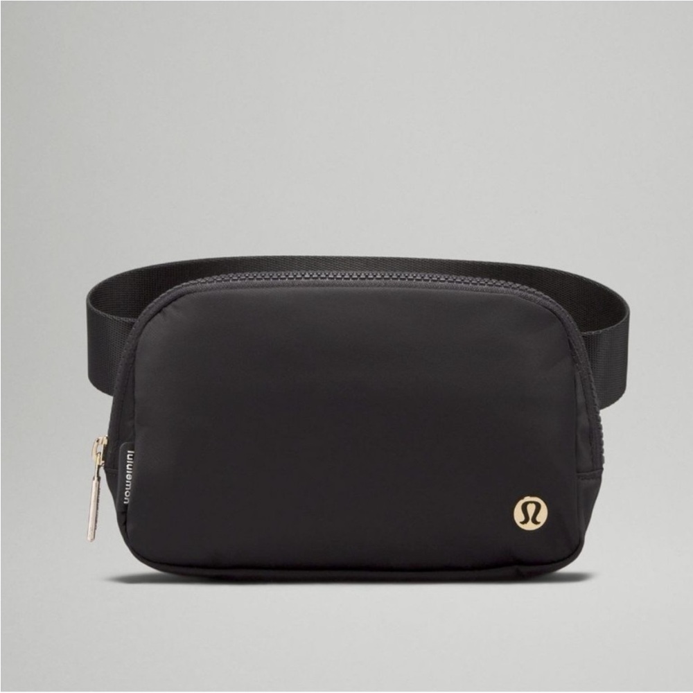 LULULEMON BLACK AND GOLD EVERYWHERE BELT BAG